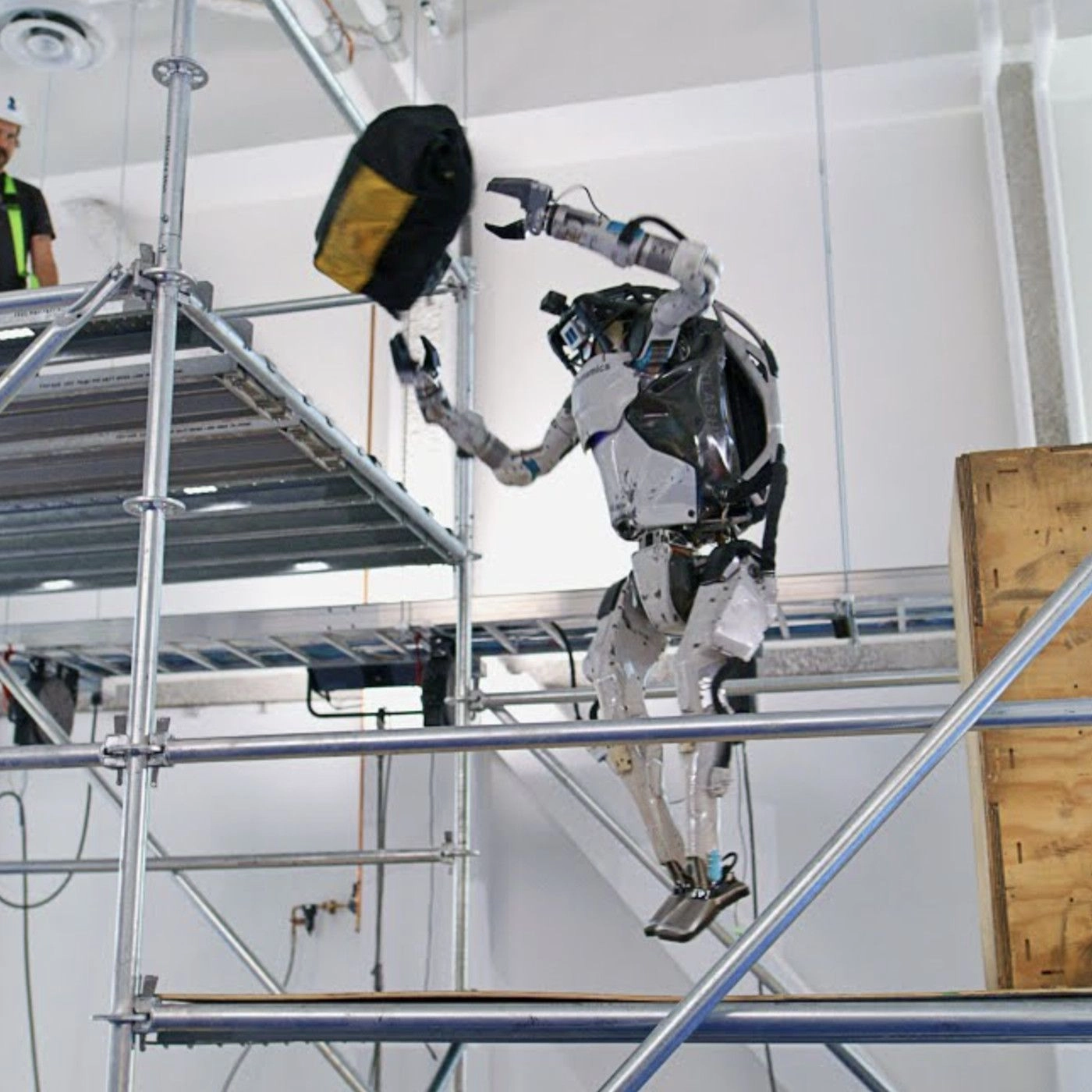Boston Dynamics' Atlas can now toss tool bags around a construction site