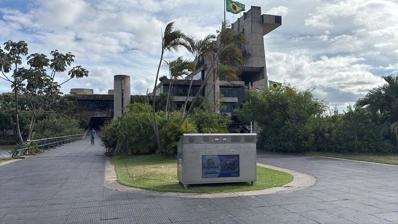 Solar Outdoor Media has recently started documenting the pilot deployment in Brazil, in the city of Sorocaba, São Paulo State, where they will deploy 300 units (SWEB)